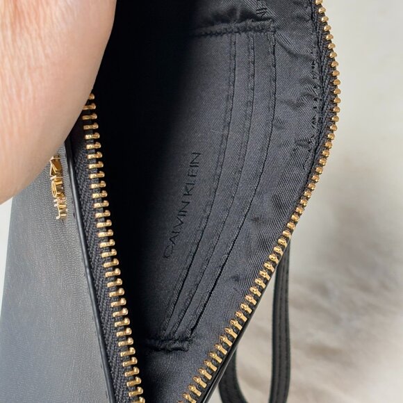 Calvin Klein Black Faux Saffiano Leather Zip Wristlet Clutch Wallet EUC - Picture 13 of 16